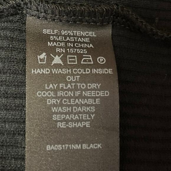 WSLY Women's Black Ribbed Knit Stretch Sleeveless Basic Casual Tank Top Size 2X - Picture 4 of 4